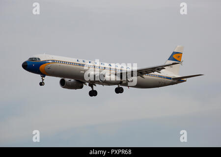 D-AIDV, Airbus A321-231 der Lufthansa mit historschem LH-Logo am Flughafen Frankfurt am Main (FRA), 23.09.2018 Foto Stock