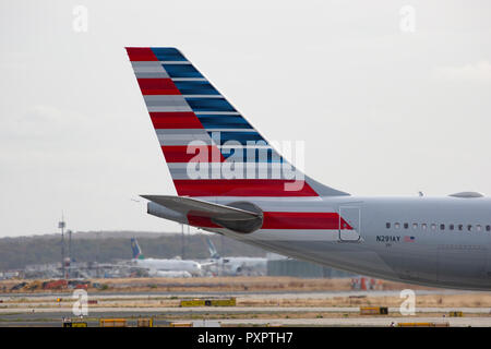 N291AY, Airbus A330-243 der American Airlines am Flughafen Frankfurt am Main (FRA), 23.09.2018 Foto Stock