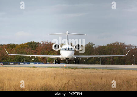 Bombardier CRJ-1000 der Air Nostrum am Flughafen Frankfurt am Main (FRA), 23.09.2018 Foto Stock