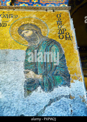 Dettaglio della Deesis mosaico, un mosaico bizantino si trova in alto a sud galleria di Hagia Sophia moschea. Istanbul, Turchia. Foto Stock