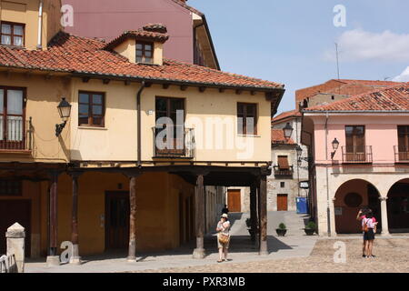 Plaza Sta. María del Camino a Leon, Spagna Foto Stock