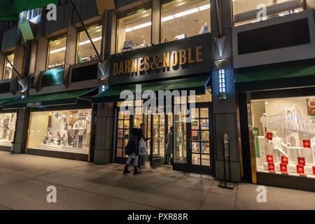 Un Barnes & Noble bookstore in Midtown Manhattan a New York è visto su Martedì, 16 ottobre 2018. (Â© Richard B. Levine) Foto Stock