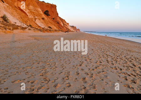 Spiaggia di Falesia a Albufeira. Algarve Portogallo Foto Stock