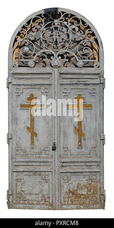 Bloccato in legno porte sporche della vecchia chiesa storica con golden croci cristiane. La vernice grigia pelato via da tempo. Isolato su bianco Foto Stock