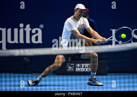 St Jakobshalle di Basilea, in Svizzera. 23 Ott, 2018. ATP World Tour, Swiss Tennis Indoor; John Millman (AUS) in azione contro Jan-Lennard Struff (GER) nel primo round Credito: Azione Sport Plus/Alamy Live News Foto Stock