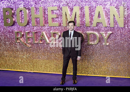 Londra, Regno Unito. Il 23 ottobre 2018. Joe Mazzello (che interpreta il ruolo di Giovanni Diacono) arriva a livello mondiale per la premiere del film "Bohemian Rhapsody' al SSE Arena di Wembley. Credito: Stephen Chung / Alamy Live News Foto Stock