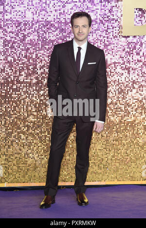 Londra, Regno Unito. 23 ottobre, 2018. Joe Mazzello presso la prima mondiale di "Bohemian Rhapsody' alla Wembley Arena, Londra. Immagine: Steve Vas/Featureflash Credito: Paul Smith/Alamy Live News Foto Stock