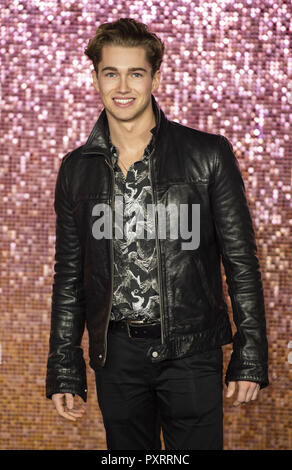 Londra, Regno Unito. 23 Ott, 2018. AJ Pritchard assiste la prima mondiale di "Bohemian Rhapsody' a SSE Wembley Arena. Credito: Gary Mitchell SOPA/images/ZUMA filo/Alamy Live News Foto Stock