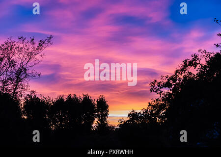 East Budleigh. 23 ott 2018. Regno Unito Meteo: essendo un paese area piena di colline e aria pulita, i cieli sono spesso spettacolari. Credito: Pietro/Alamy Live News Foto Stock