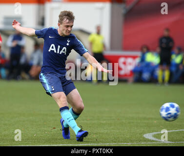 Eindhoven, Paesi Bassi. Ottobre 24. 2018 Oliver Skipp del Tottenham Hotspur durante UAFA Youth League Group B match tra PSV Eindhoven e Tottenham Hotspur al complesso di formazione De Herdgang, Eindhoven , Paesi Bassi il 24 Ott 2018. Azione di Credito Foto Sport Credit: Azione Foto Sport/Alamy Live News Foto Stock