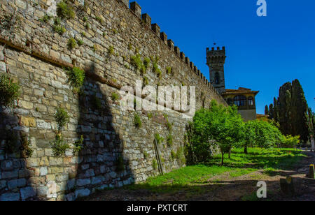 Paesaggio di Badia a Passignano immerso nelle colline del Chianti nel Comune di Tavarnelle Val di Pesa nel Chianti Toscana. Foto Stock