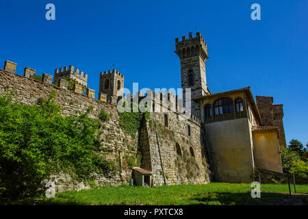 Paesaggio di Badia a Passignano immerso nelle colline del Chianti nel Comune di Tavarnelle Val di Pesa nel Chianti Toscana. Foto Stock