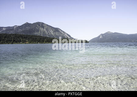 Blick auf den Walchensee, Tölzer Land, Isarwinkel, Bayern, Oberbayern, Deutschland Foto Stock