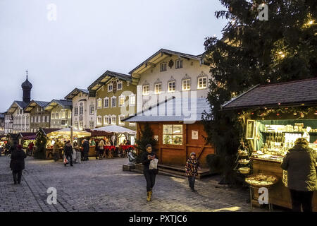 Weihnachtsmarkt in Bad Tölz, Bayern, Deutschland, Mercatino di Natale di Bad Tolz, Baviera, Germania, christkindlmarkt, mercato di natale, Bad Tolz, superiore Foto Stock