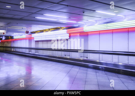 Laufband am terminale 1, Flughafen München, Bayern, Deutschland, Europa Foto Stock