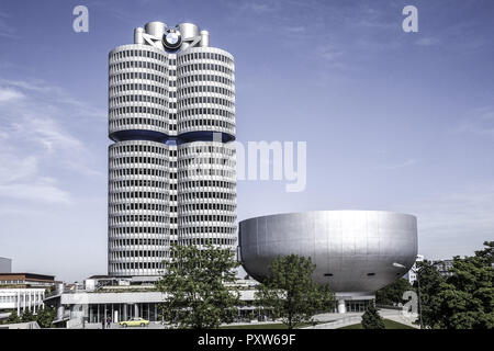BMW-museo, BMW Firmenzentrale, München, Bayern, Deutschland, Europa Foto Stock