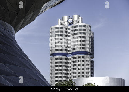 BMW-Welt und Hauptverwaltung BMW-Vierzylinder, München, Bayern, Deutschland, Europa (www.allover.cc/TPH) Foto Stock
