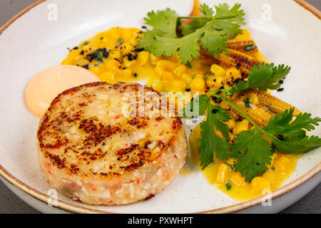 Deliziosa Cotoletta con il granchio e salmone Foto Stock