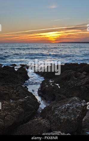 Tramonto in Gale Albufeira,. Costa di Algarve, PORTOGALLO Foto Stock