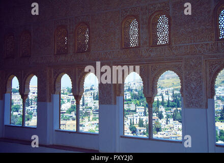 Vista dell'Albayzin da un palazzo di La Alhambra. Granada, Spagna. Foto Stock