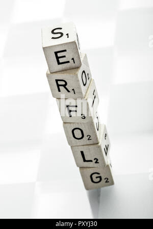 Wort Erfolg aus Scrabble-Wuerfeln gebildet Foto Stock