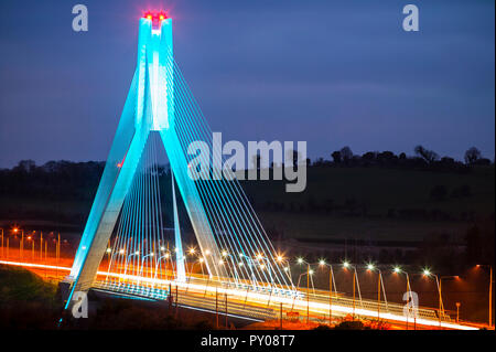 Mary McAleese Boyne Valley Bridge di notte Foto Stock