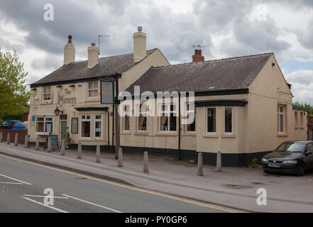 I minatori in armi Garforth, Leeds, West Yorkshire, casa di Albert Mountain VC con targa blu Foto Stock