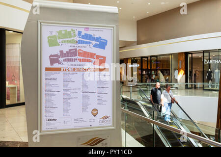 In scena la Grove Shopping Mall, un moderno centro commerciale, a Windhoek, Namibia Africa Foto Stock