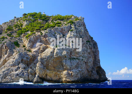 Cap de Formentor e il faro di Formentor, Sito Patrimonio Mondiale dell'UNESCO, Nord di Maiorca, isole Baleari, Spagna. Foto Stock