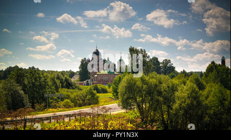 Vista della cattedrale di Vladimir icona della Madre di Dio. Spaso-Borodinsky monastero, Borodinò Mozhaysk distretto nella regione di Mosca, Russia Foto Stock