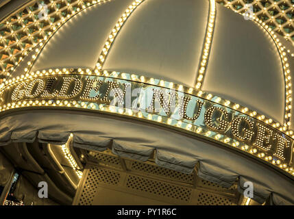 Las Vegas, Leuchtreklame Golden Nugget, Nevada, STATI UNITI D'AMERICA Foto Stock