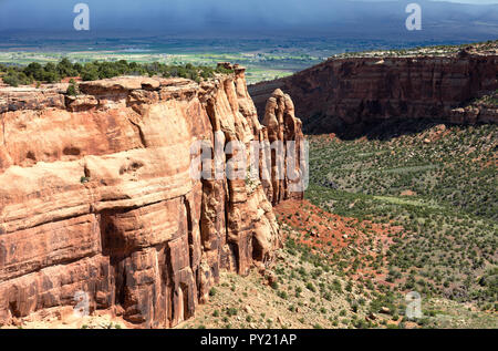 Vista nella valle del Colorado National Monument Park, COLORADO Foto Stock