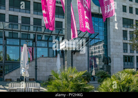 STUTTGART, Germania - 30 settembre 2018:La mostra fotografica di te stock exchange square di Stoccarda. Foto Stock