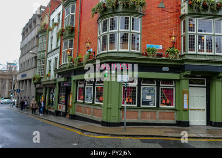 Dublino Irlanda, 18 febbraio 2018: Editoriale foto di O'neills pub di Dublino. Questo è un molto famoso pub. Foto Stock