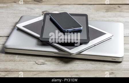 Smartphone e Tablet PC und Laptop Foto Stock