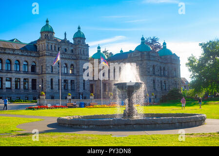 VICTORIA, CANADA - Luglio 17, 2018: Vista del Palazzo del Parlamento, home per l Assemblea Legislativa del British Columbia, presi in Victoria, Vancouver Isla Foto Stock