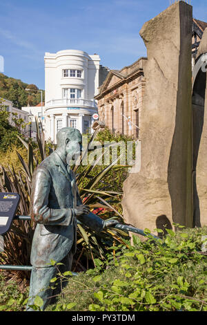 Una statua del compositore Sir Edward Elgar in Great Malvern, Worcestershire, England, Regno Unito Foto Stock