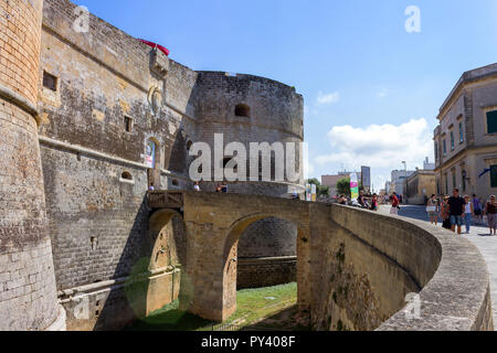 L'Italia, Puglia, Otranto il castello Foto Stock