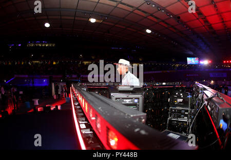 Vista generale del DJ Martin 2 Smoove durante il giorno uno dei sei giorni di serie a Lee Valley Velopark, Londra. Foto Stock