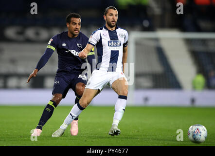 West Bromwich Albion Jay Rodriguez riproduce pass che conduce a West Bromwich Albion Jack del Marriott rigature l'apertura obiettivo durante il cielo di scommessa match del campionato al The Hawthorns, West Bromwich. Foto Stock