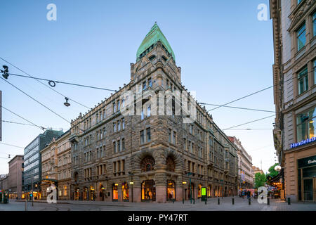 Pohjola edificio assicurazione Helsinki Finlandia. Una nazionale finlandese stile romantico edificio Da Eliel Saarinen. Foto Stock