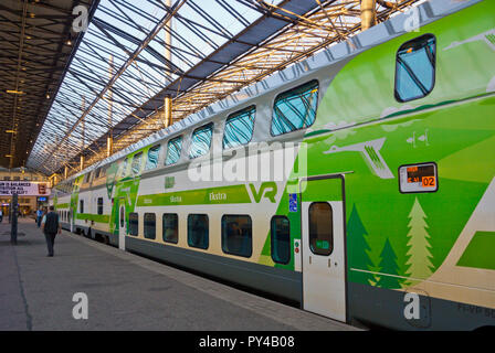 Treno passeggeri, Helsingin rautatieasema, la stazione ferroviaria centrale, Helsinki, Finlandia Foto Stock