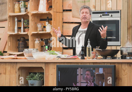 Celebrity chef John Torode ospita un talk al cibo Connections festival, Bristol. Foto Stock