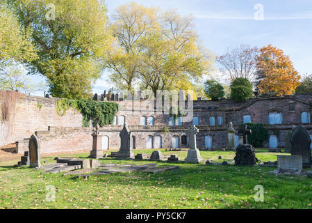 Due livelli di catacombe ora sigillato con il piombo a Brookfields o Warstone Lane nel cimitero Hockley, Birmingham è di grado 2 elencati e date dal 1847 Foto Stock