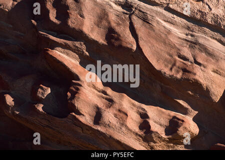 Il Red Rock vento texture usurati all'alba Foto Stock