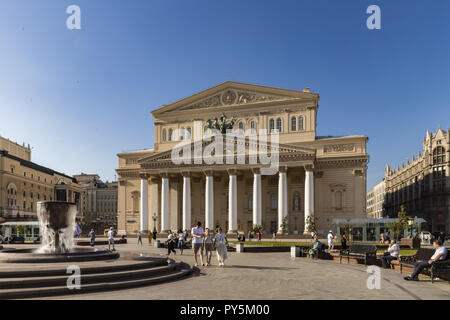 Mosca Mosca, Russia. Il 27 agosto, 2018. Il Teatro Bolshoi '"' uno dei più grandi in Russia e uno dei più notevoli di opera e balletto dei teatri di tutto il mondo.Il giorno di fondazione del Teatro Bolshoi (la creazione della troupe), è il 17 marzo 1776.It è di gran lunga il più grande del mondo della compagnia di balletto, con più di 200 ballerini. Credito: Alexey Bychkov/ZUMA filo/Alamy Live News Foto Stock