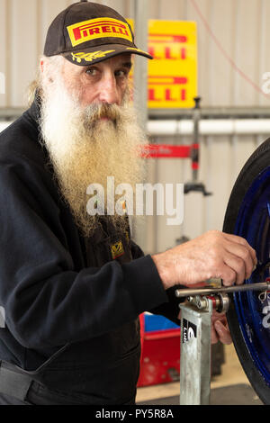 Melbourne, Australia. 26 ottobre, 2018. Australiano Superbike equipaggio durante il 2018 Michelin Australian Motorcycle Grand Prix , Australia il 26 ottobre 2018. Credito: Dave Hewison sport/Alamy Live News Foto Stock