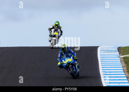 Melbourne, Australia. Il 26 ottobre 2018, Phillip Island Grand Prix Circuit, Melbourne, Australia; Australian MotoGP, Venerdì di prove libere; Andrea Iannone e Cal Crutchlow durante il turno di prove libere della MotoGP 2 Credit: Azione Plus immagini di sport/Alamy Live News Foto Stock