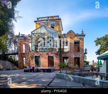 Parque das Ruinas in Santa Teresa Hill, un parco pubblico con le rovine di un palazzo - Rio de Janeiro, Brasile Foto Stock