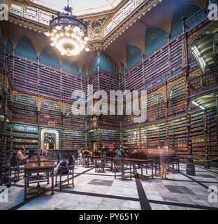 Rio de Janeiro, Brasile - Ott 26, 2017: Royal armadio portoghese di lettura interni - Rio de Janeiro, Brasile Foto Stock